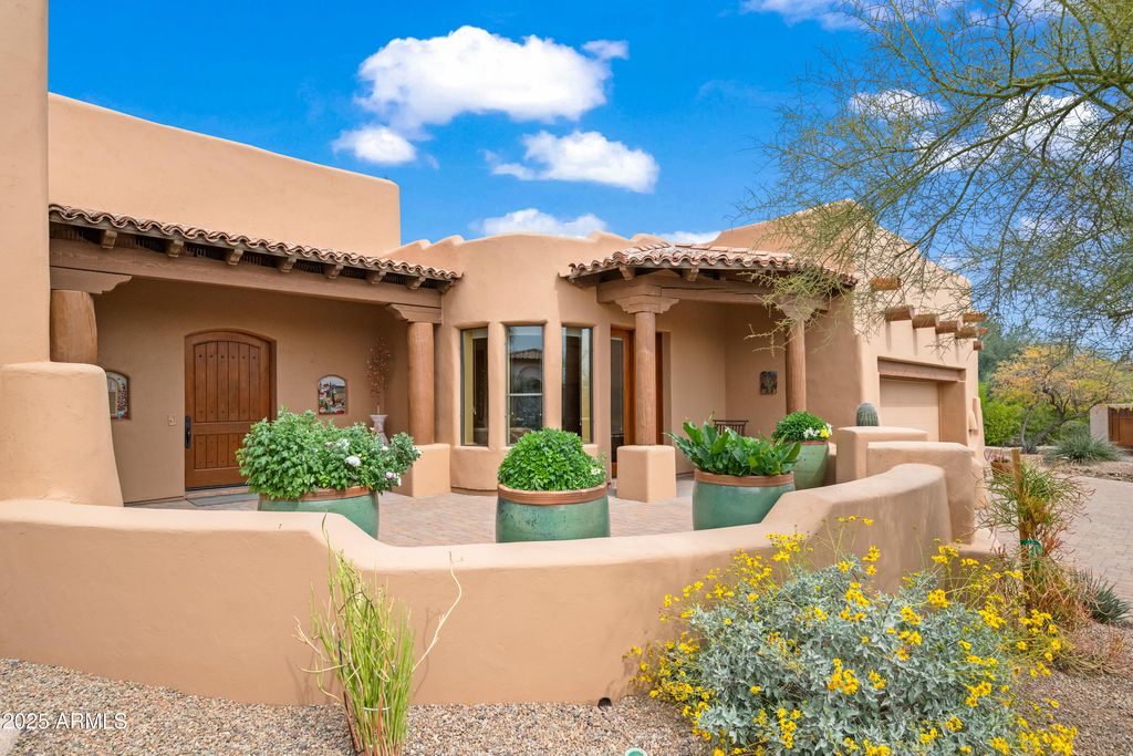 Image 5 of property listing at 18300 E ADOBE Way, Rio Verde, AZ 85263
