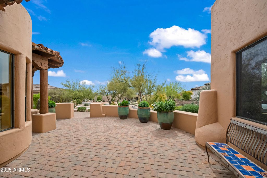 Image 6 of property listing at 18300 E ADOBE Way, Rio Verde, AZ 85263