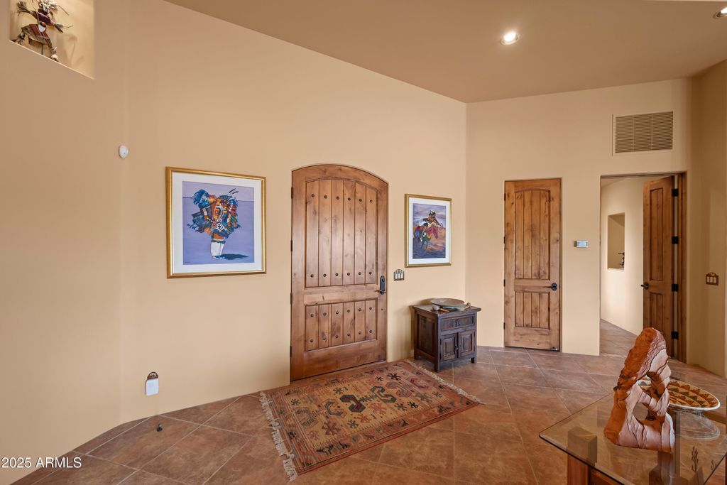 Image 7 of property listing at 18300 E ADOBE Way, Rio Verde, AZ 85263