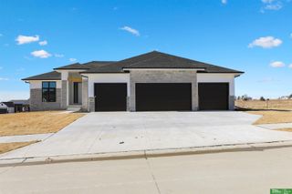 5608 N 213th Street, Elkhorn, NE 68022