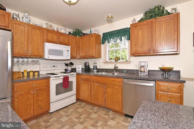 21 BEVERLY DR, Myerstown, PA 17067