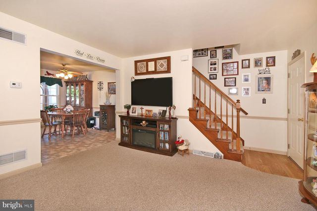 21 BEVERLY DR, Myerstown, PA 17067