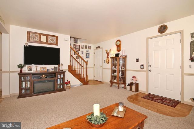 21 BEVERLY DR, Myerstown, PA 17067