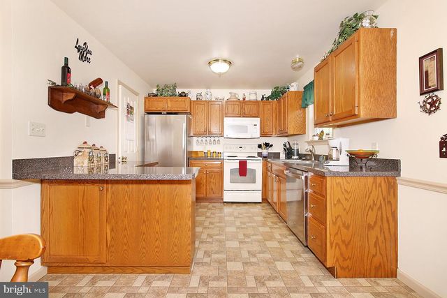 21 BEVERLY DR, Myerstown, PA 17067