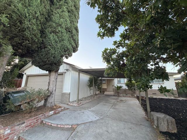 7430 Cosgrove Way, Sacramento, CA 95822