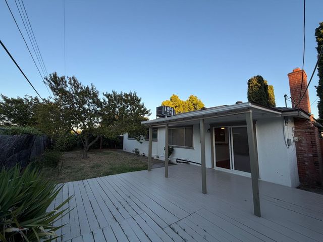 7430 Cosgrove Way, Sacramento, CA 95822
