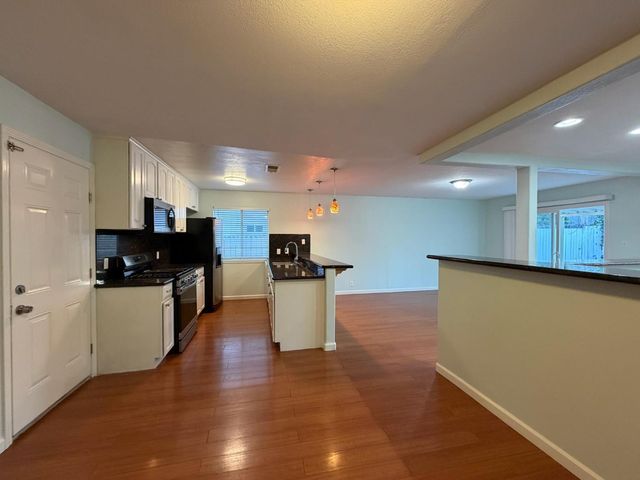 7430 Cosgrove Way, Sacramento, CA 95822