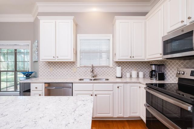 7 Chalmette Court, Little Rock, AR 72211