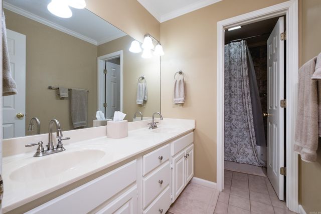 7 Chalmette Court, Little Rock, AR 72211