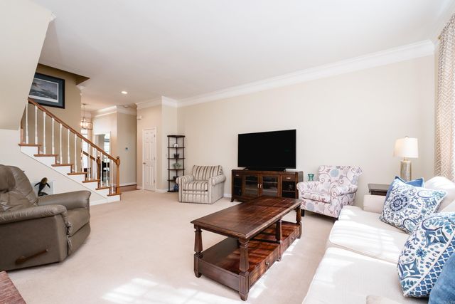 7 Chalmette Court, Little Rock, AR 72211