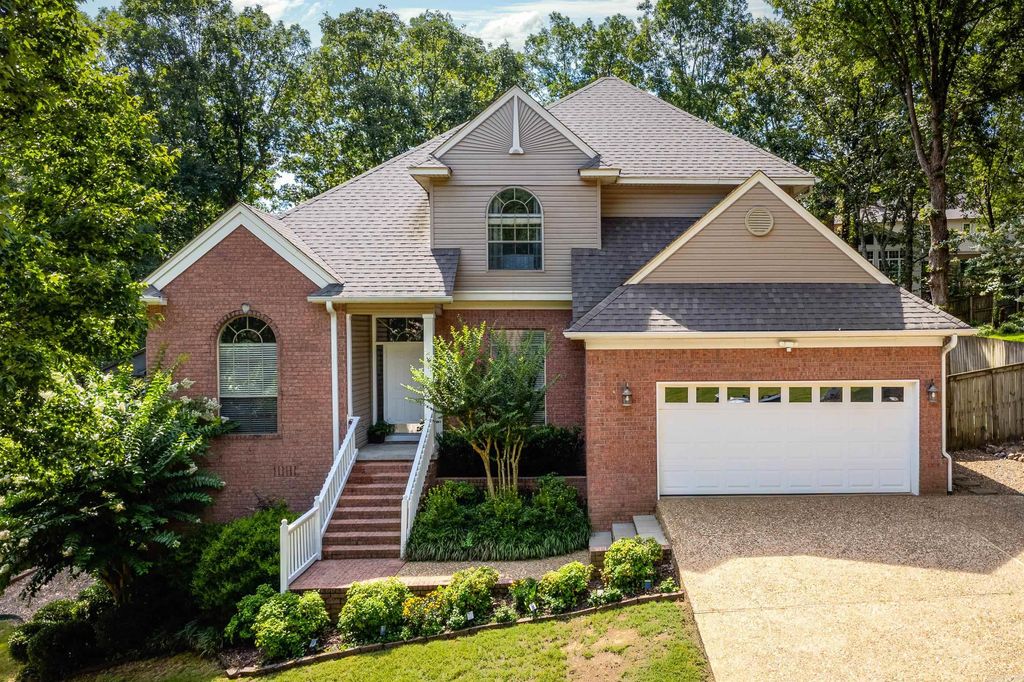 7 Chalmette Court, Little Rock, AR 72211