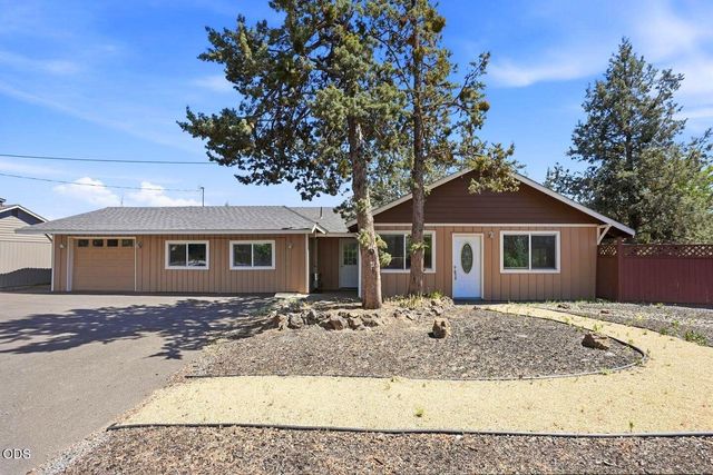 1975 NE Butler Market Road, Bend, OR 97701