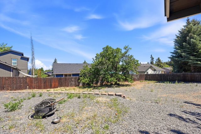 1975 NE Butler Market Road, Bend, OR 97701