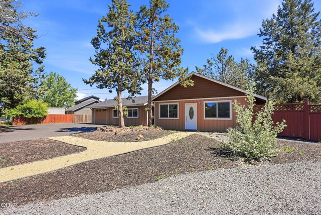 1975 NE Butler Market Road, Bend, OR 97701
