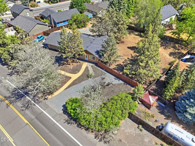 1975 NE Butler Market Road, Bend, OR 97701