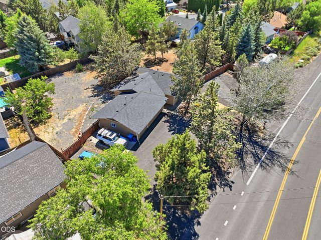 1975 NE Butler Market Road, Bend, OR 97701
