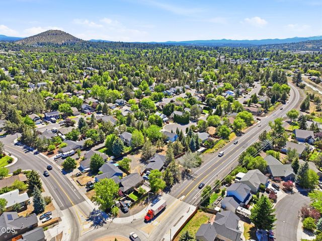 1975 NE Butler Market Road, Bend, OR 97701