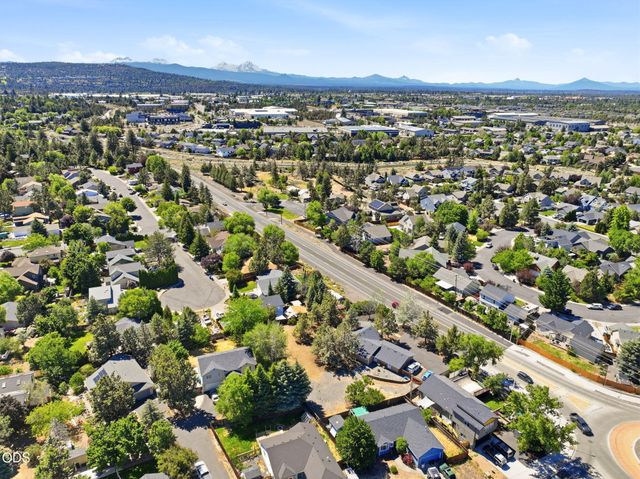 1975 NE Butler Market Road, Bend, OR 97701