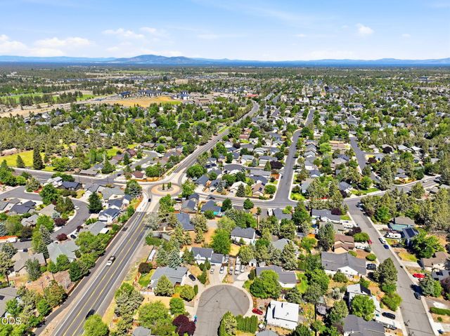1975 NE Butler Market Road, Bend, OR 97701