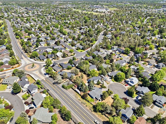 1975 NE Butler Market Road, Bend, OR 97701