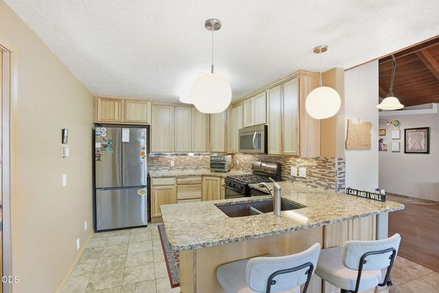 1975 NE Butler Market Road, Bend, OR 97701