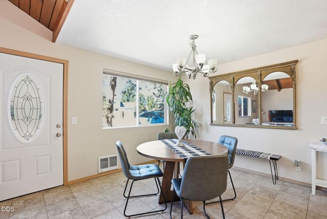 1975 NE Butler Market Road, Bend, OR 97701