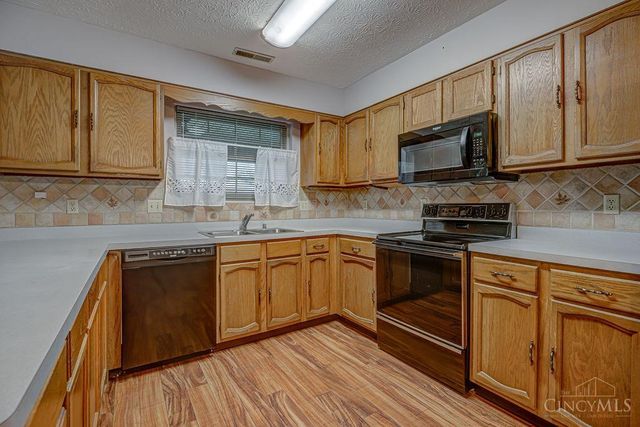 8254 Meadowlark Drive, Carlisle, OH 45005
