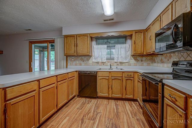 8254 Meadowlark Drive, Carlisle, OH 45005