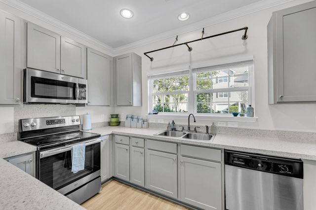 4110 Perrine Street, Charleston, SC 29414