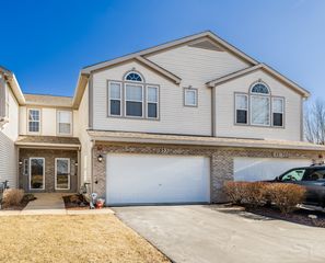 1853 Candlelight Circle, Montgomery, IL 60538