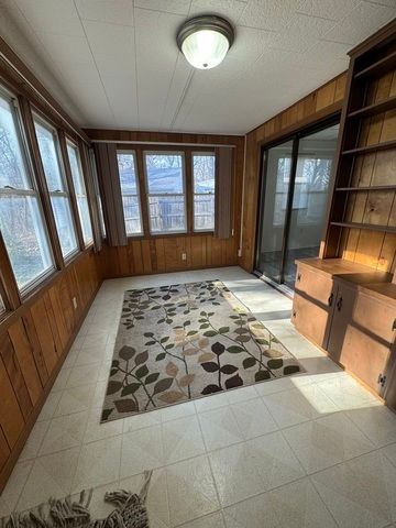 1103 37th St Court, Moline, IL 61265