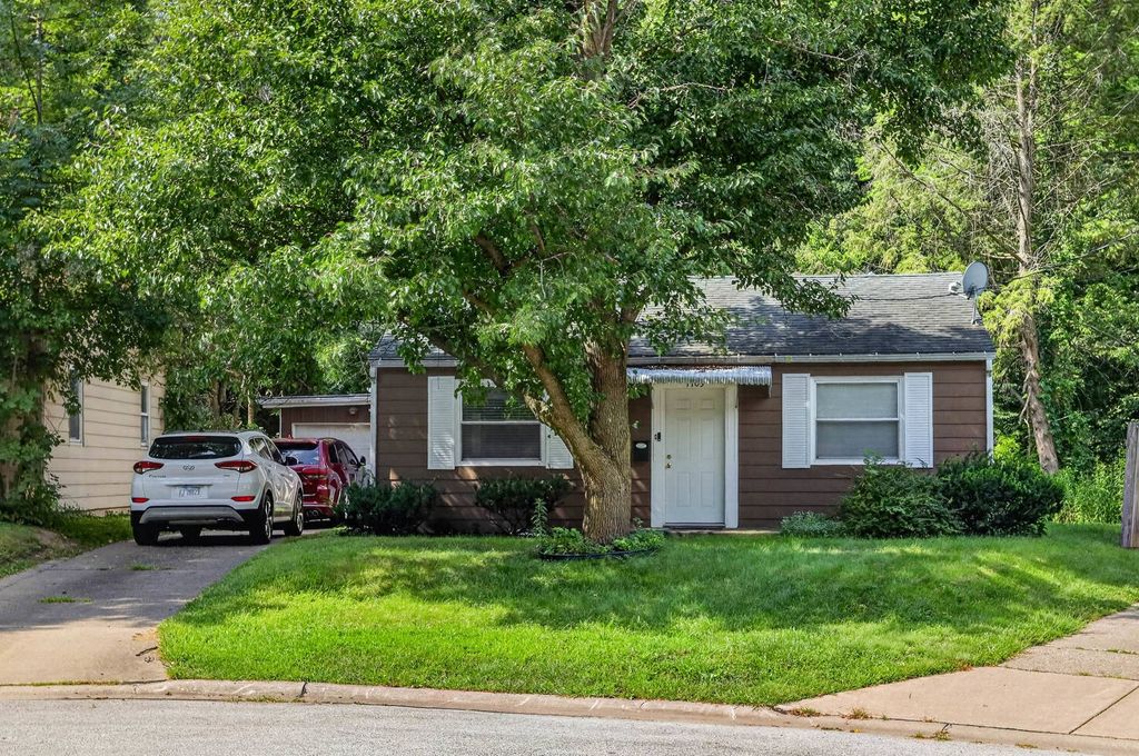 1103 37th St Court, Moline, IL 61265