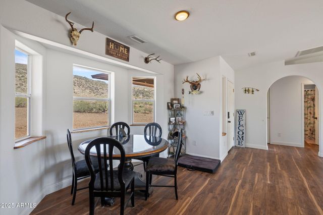 17200 S Dripping Springs Road, Mayer, AZ 86333