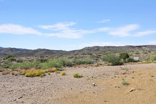 17200 S Dripping Springs Road, Mayer, AZ 86333