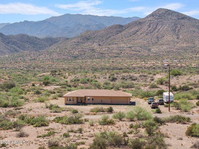 17200 S Dripping Springs Road, Mayer, AZ 86333