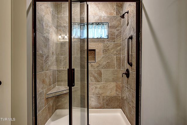 1417 Lemongrass Drive, Jonesborough, TN 37659