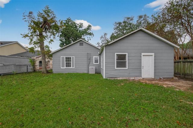 120 Westfield Street, Houston, TX 77022