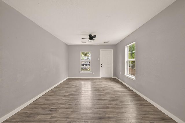 120 Westfield Street, Houston, TX 77022