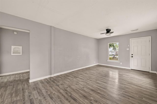 120 Westfield Street, Houston, TX 77022