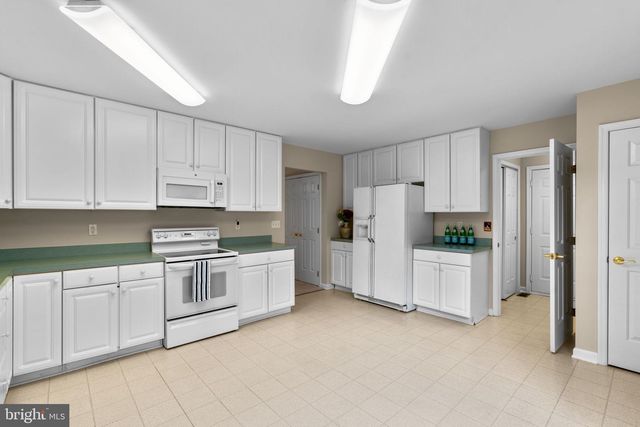 27 STONE PINE CT, Baltimore, MD 21208