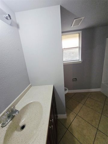 7731 Deadwood Drive, Houston, TX 77040