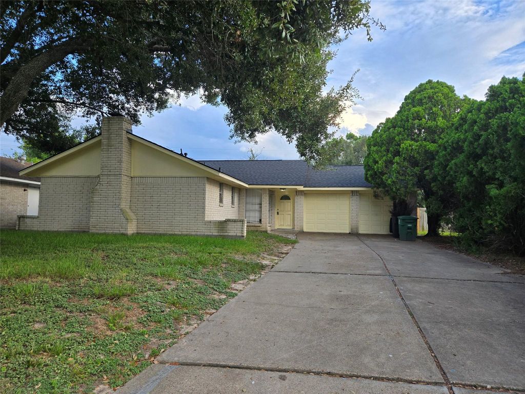 7731 Deadwood Drive, Houston, TX 77040