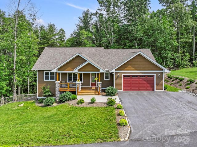 158 Jonathan Lane, Hendersonville, NC 28792