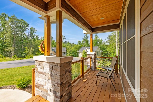 158 Jonathan Lane, Hendersonville, NC 28792