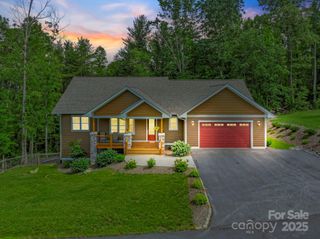 158 Jonathan Lane, Hendersonville, NC 28792
