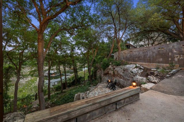 20100 Siesta Shores DR, Spicewood, TX 78669