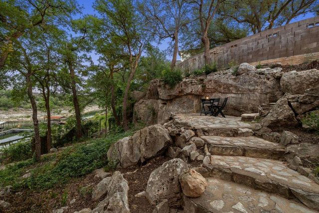 20100 Siesta Shores DR, Spicewood, TX 78669