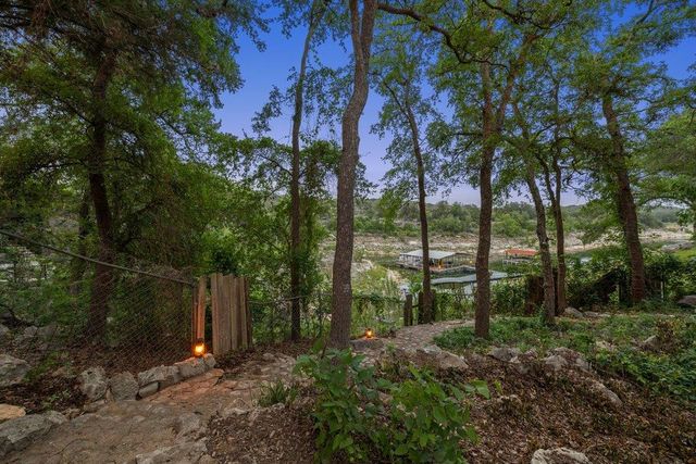 20100 Siesta Shores DR, Spicewood, TX 78669
