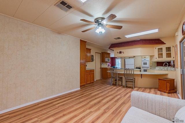 402 W Rainbow Ln, Yuma, AZ 85365
