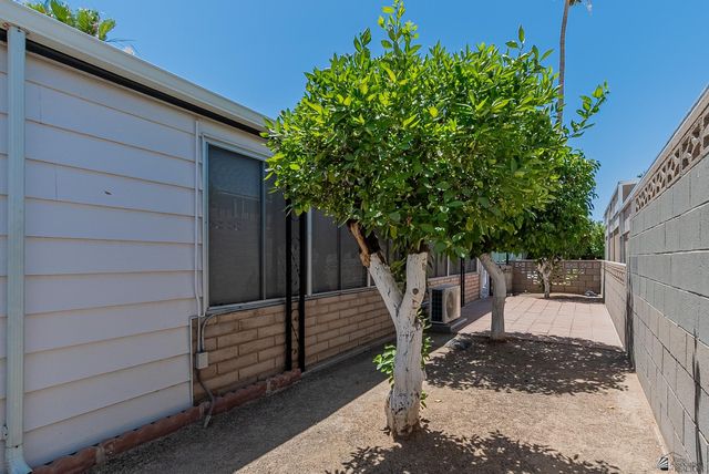402 W Rainbow Ln, Yuma, AZ 85365